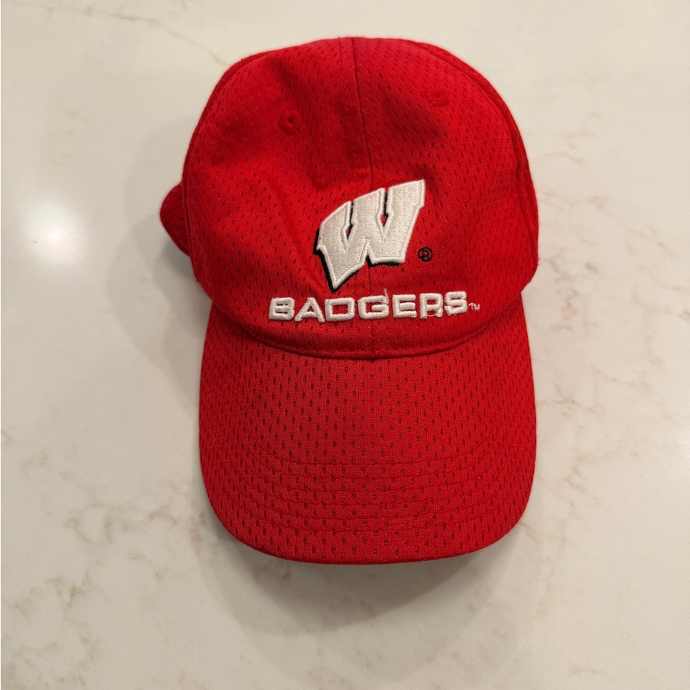 Wisconsin Badgers Red Starter Hat Adjustable Baseball Cap NCAA